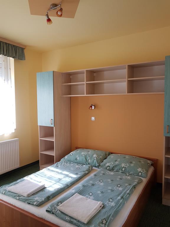 Апартаменти Richie Ii. Apartman Шіофок Екстер'єр фото