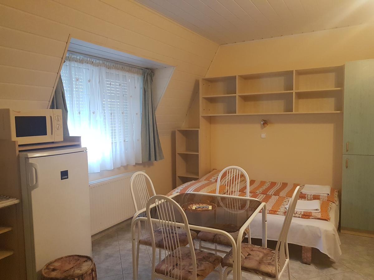 Апартаменти Richie Ii. Apartman Шіофок Екстер'єр фото